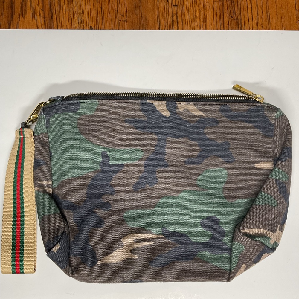 Camouflage wristlet Bag